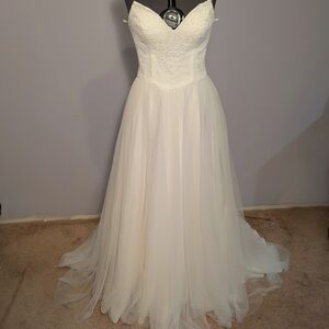 Elegant White Strapless Gown